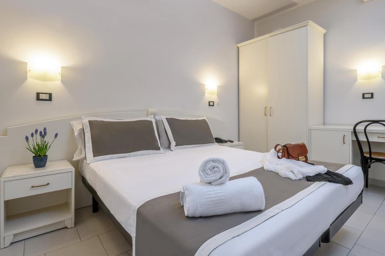 Atlas Hotel Riccione Eksteriør billede