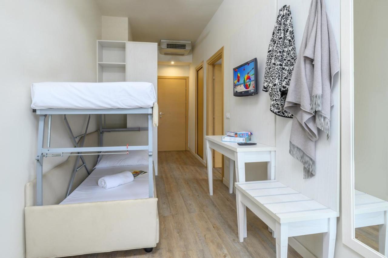 Atlas Hotel Riccione Eksteriør billede