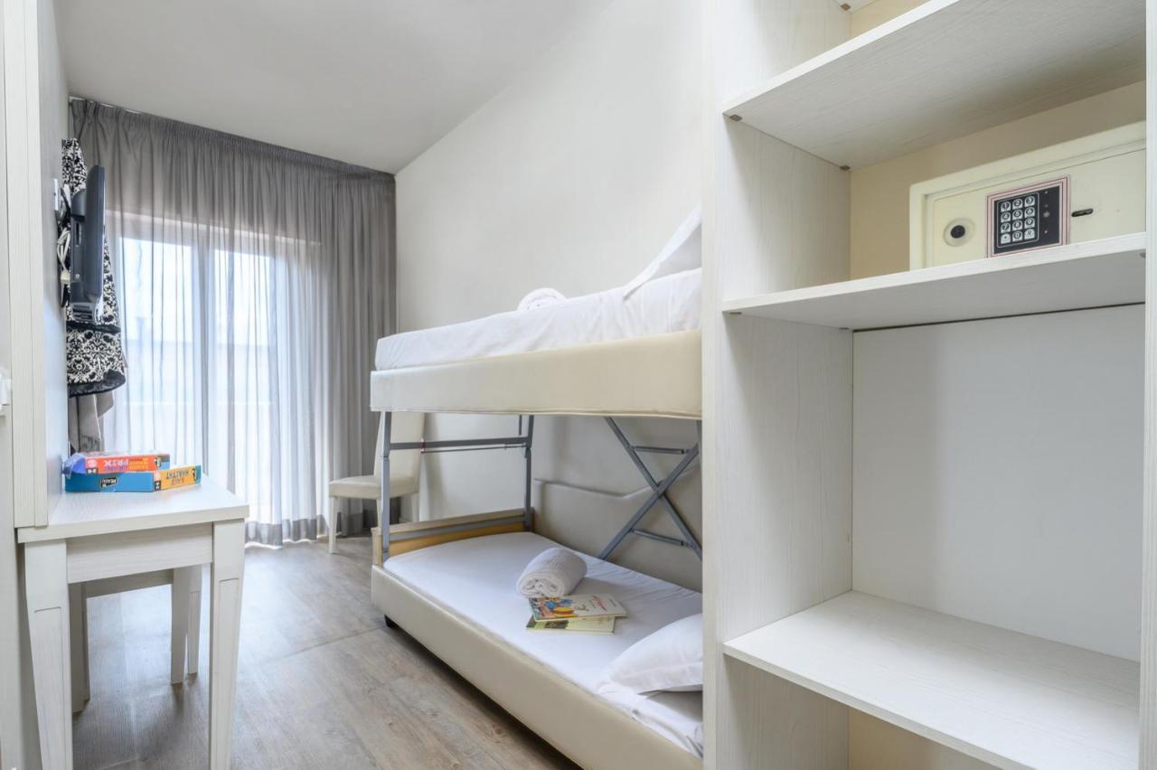 Atlas Hotel Riccione Eksteriør billede
