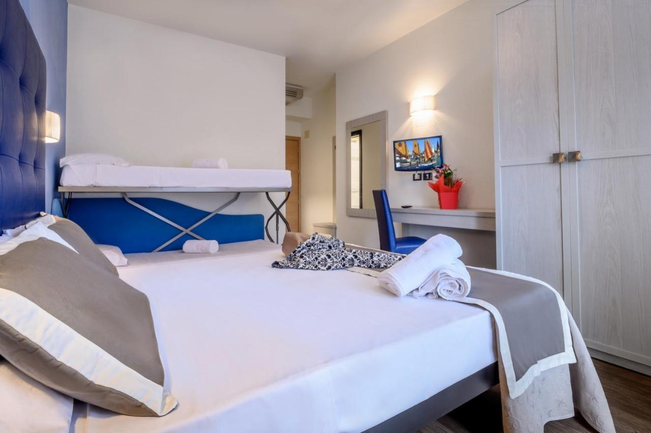 Atlas Hotel Riccione Eksteriør billede
