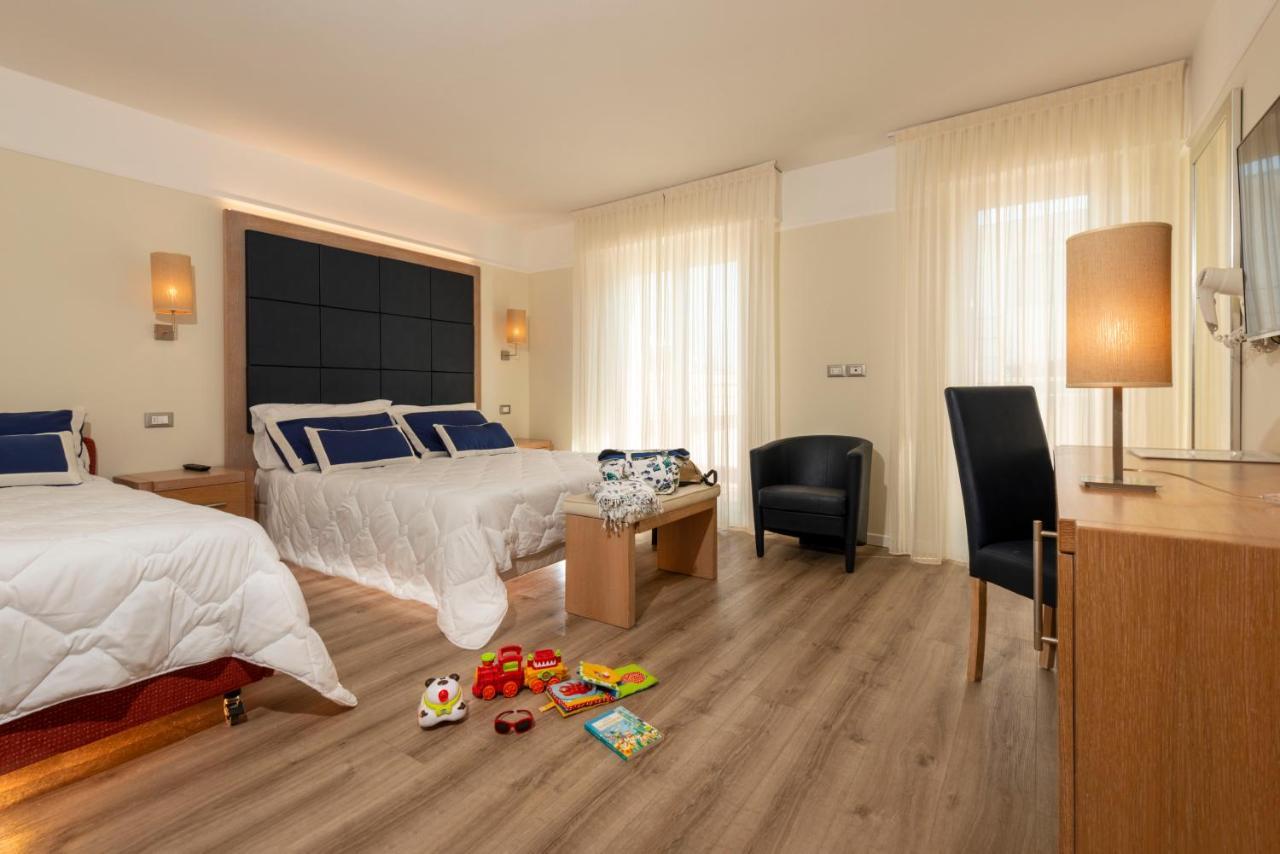 Atlas Hotel Riccione Eksteriør billede