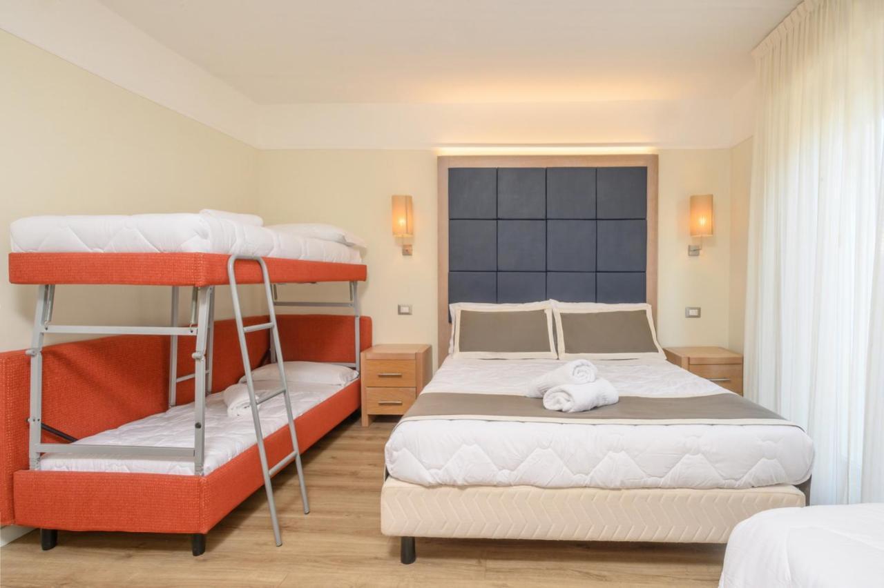 Atlas Hotel Riccione Eksteriør billede
