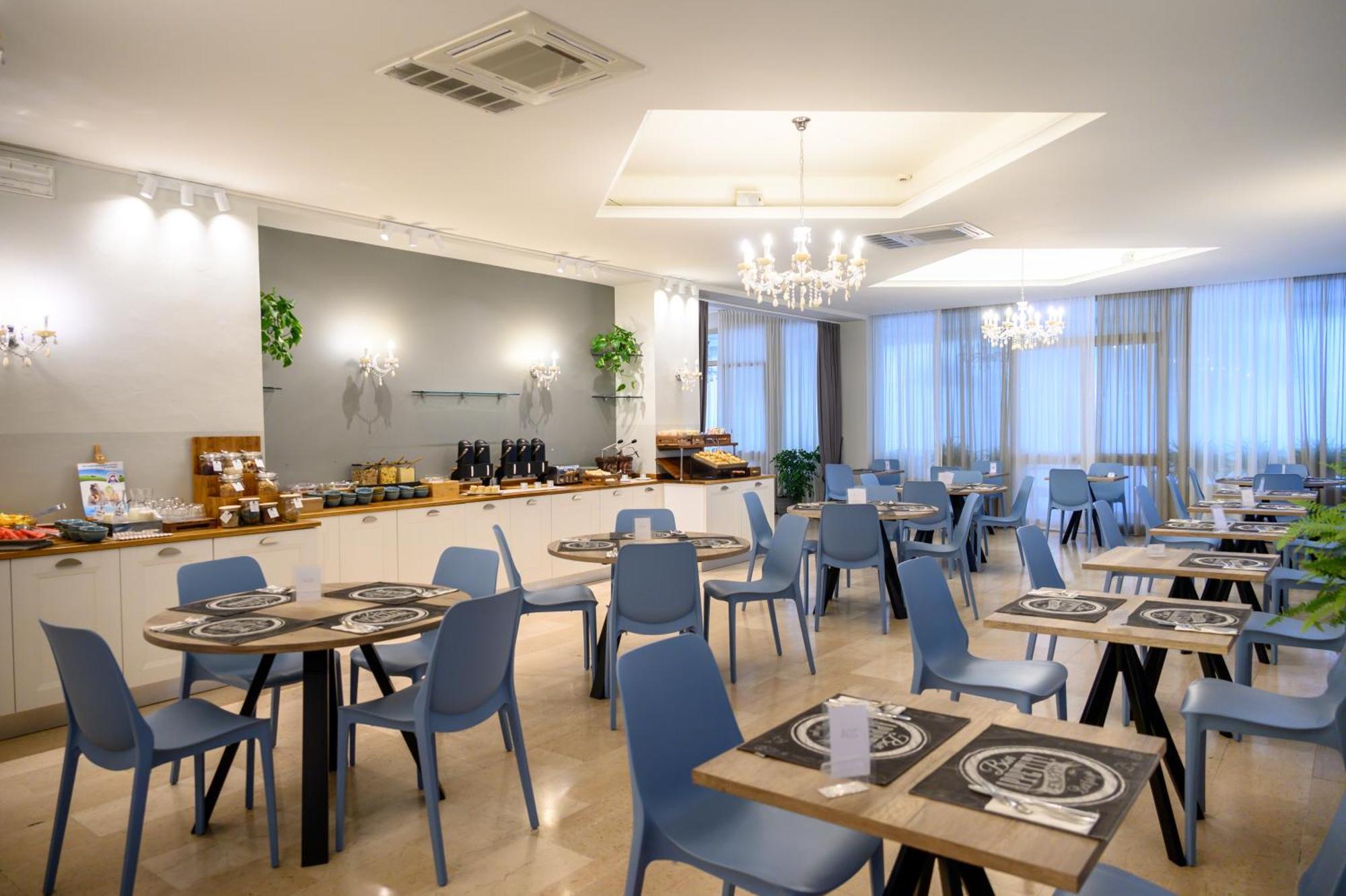 Atlas Hotel Riccione Eksteriør billede