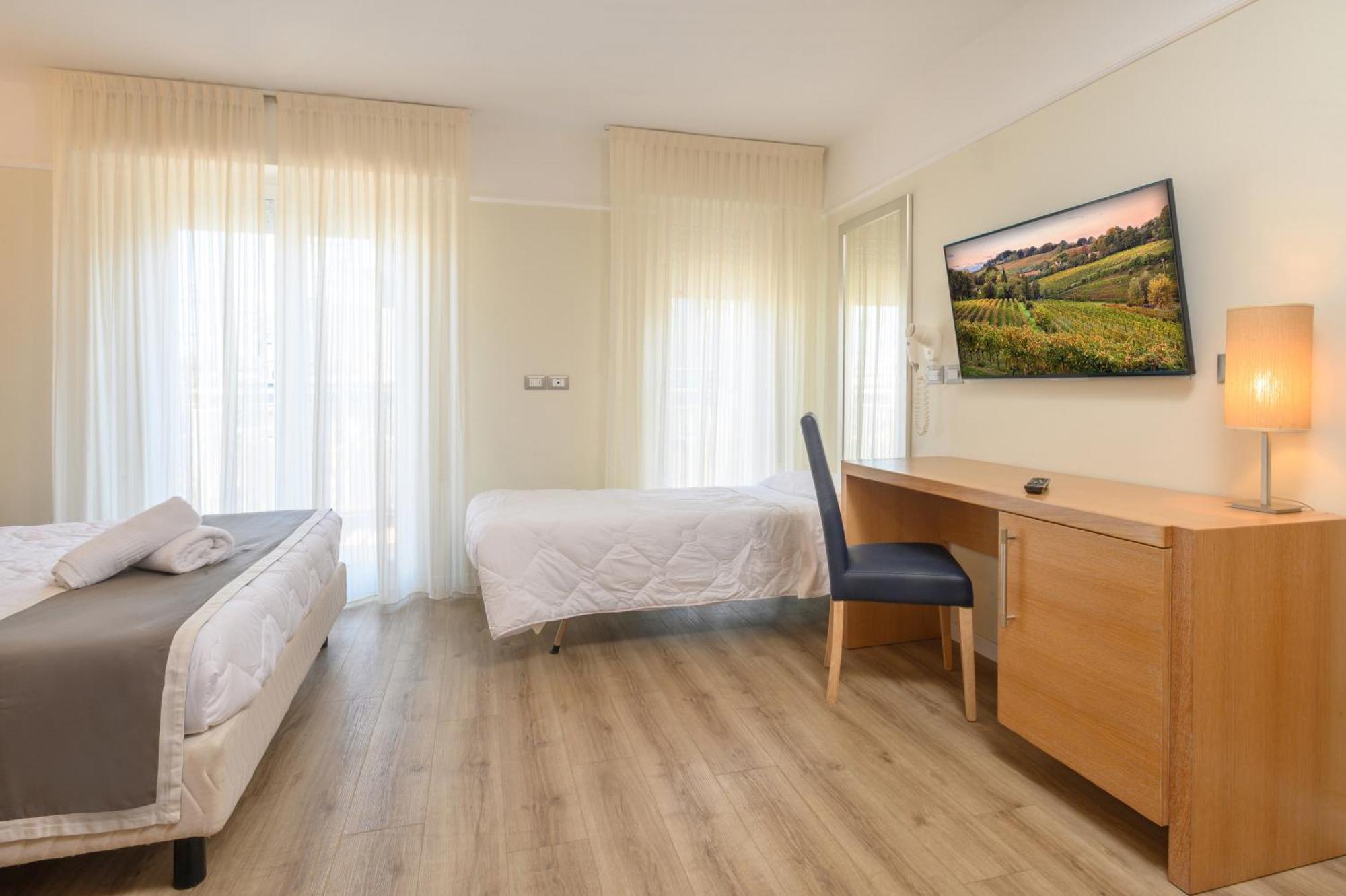 Atlas Hotel Riccione Eksteriør billede